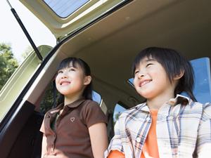 スピーディーな車検見積もりを提供