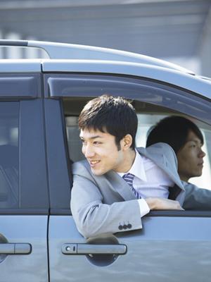 「車のラッピング費用とは？魅力とコストを徹底解説！」