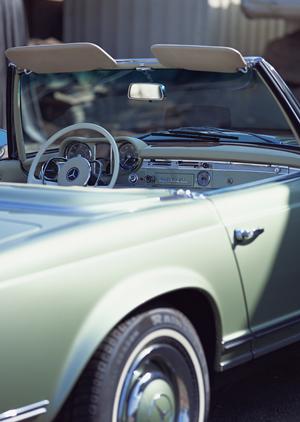 危険物標識をオーダーして取り付けも可能